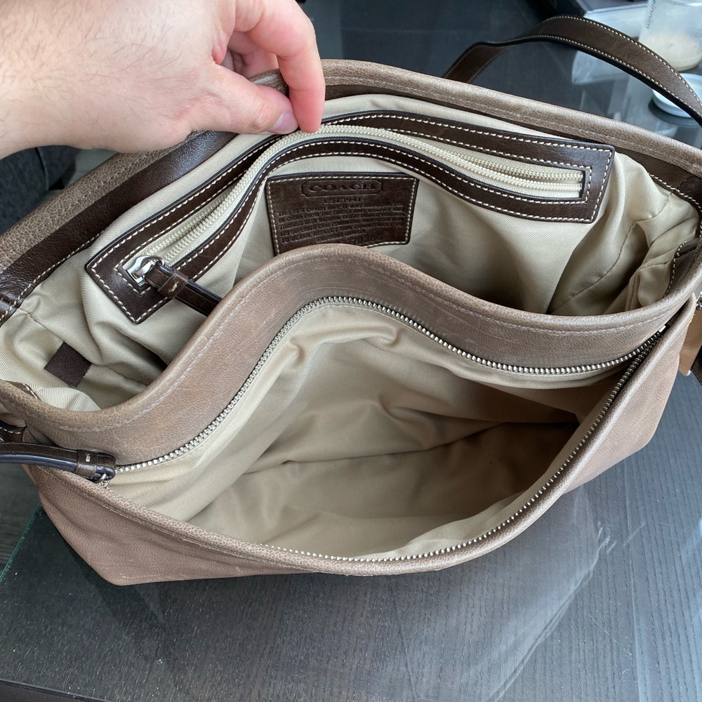 COACH HAL Medium Messenger - Picture 8 of 10